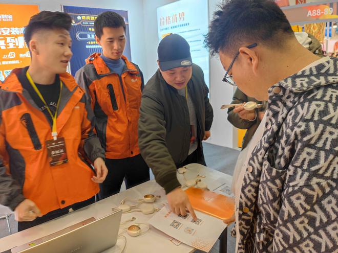 点聚焦：奇兵到家赋能家居商家售后服务再升级龙8国际唯一网站第十五届柯桥窗帘墙布展亮(图3)